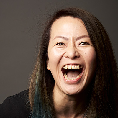 西村 真里子 氏